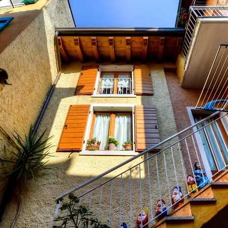 Casetta Alla Corte Castelletto Di Brenzone Exterior photo